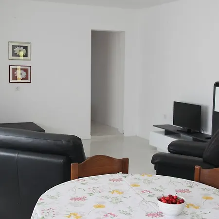 Mikulandra Apartment